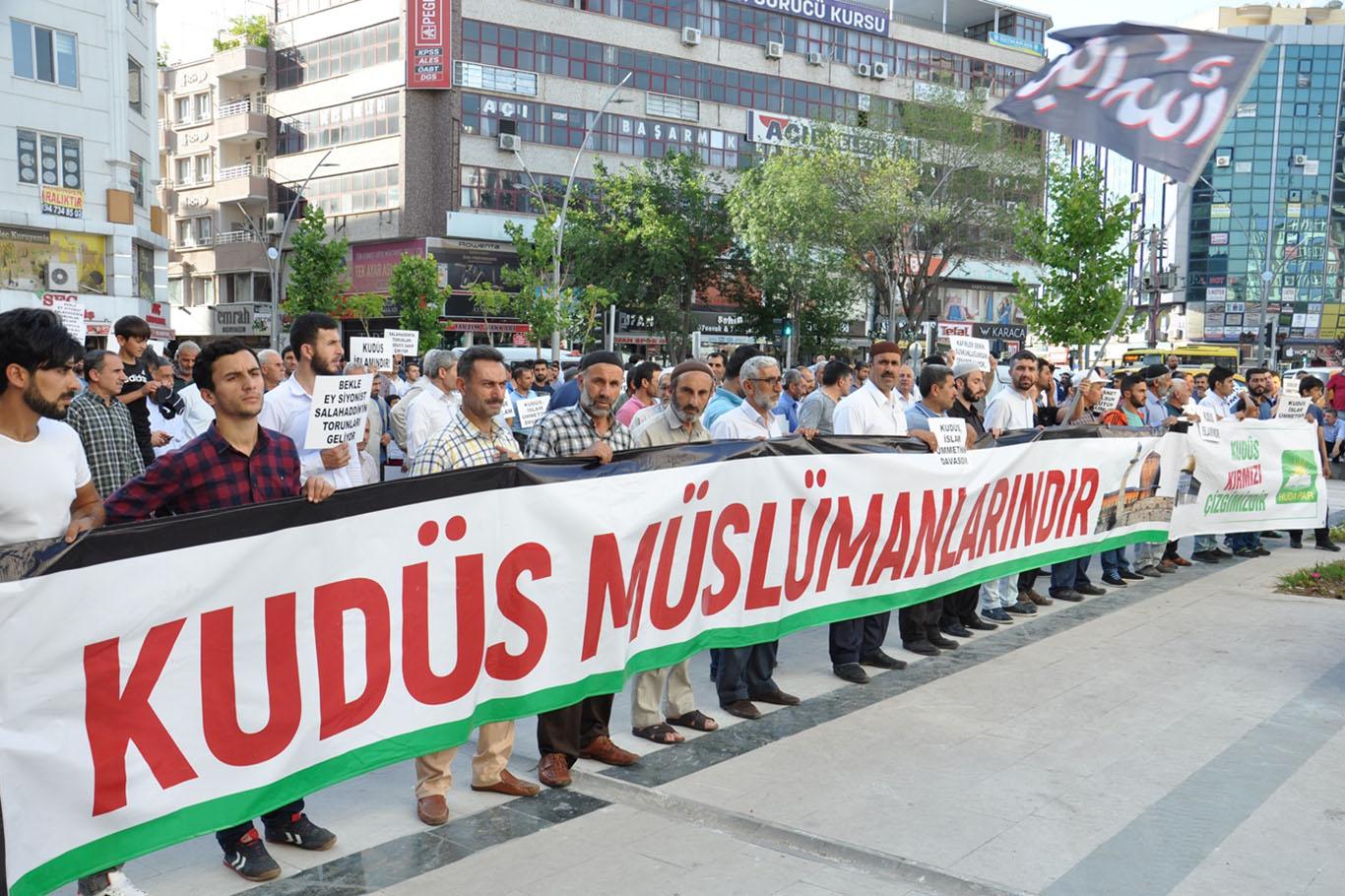 “Kudüs’ün işgalden kurtulması vahdetle olur” “Kudüs’ün işgalden kurtulması vahdetle olur”